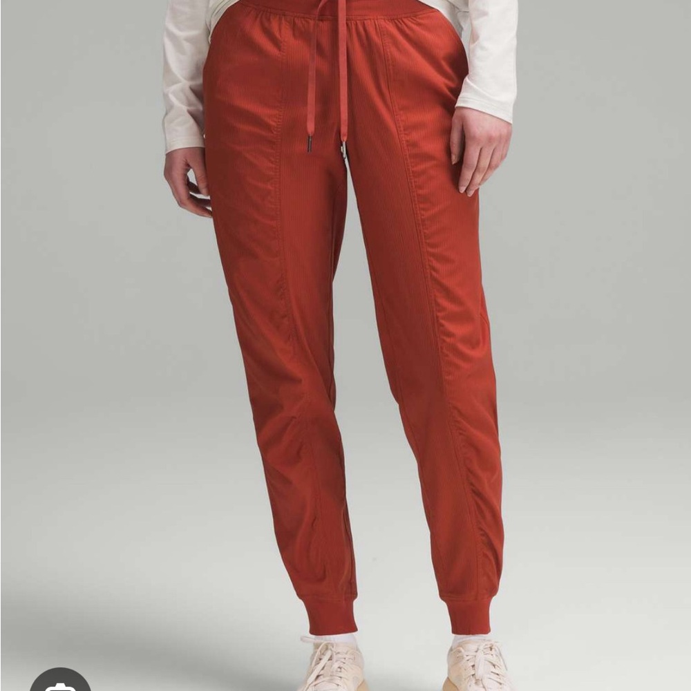 🔥HOT🔥 LULULEMON Women's Red Jogger Pants mid-rise dance studio
